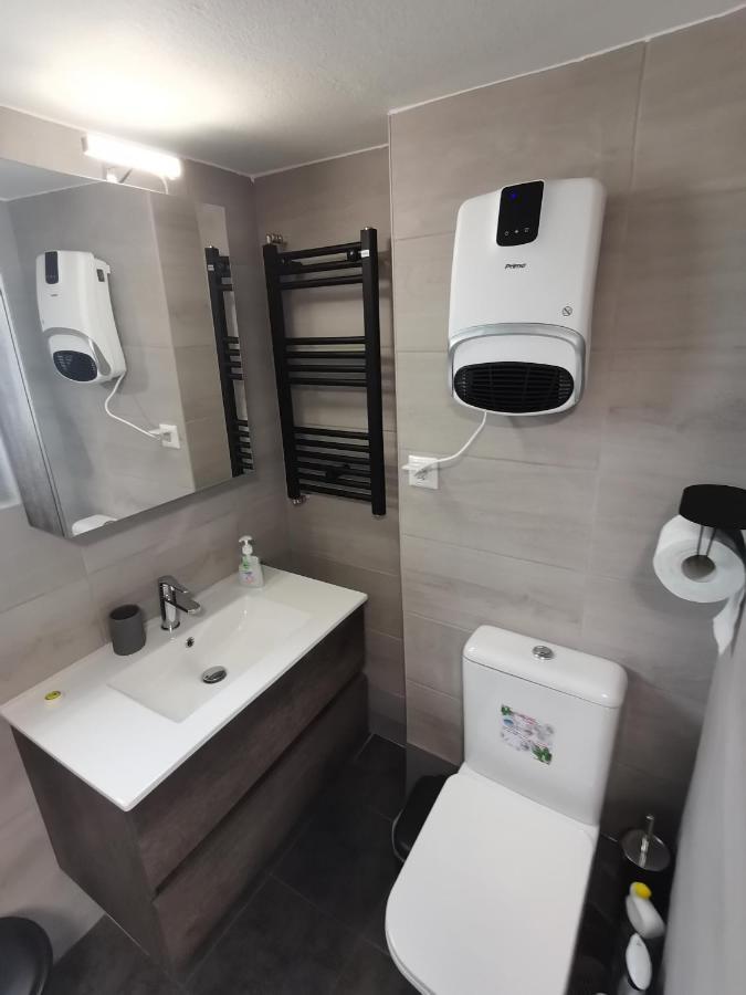Penthouse Spacious W Super Wifi & Terrace, 2 Min From Metro Афины Экстерьер фото